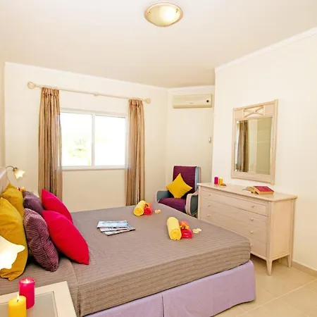 Townhouse Moreton - Moradia Com Jacuzzi E Piscina - Dom wakacyjny Portimão