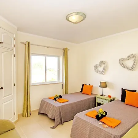 Townhouse Moreton - Moradia Com Jacuzzi E Piscina - Dom wakacyjny *