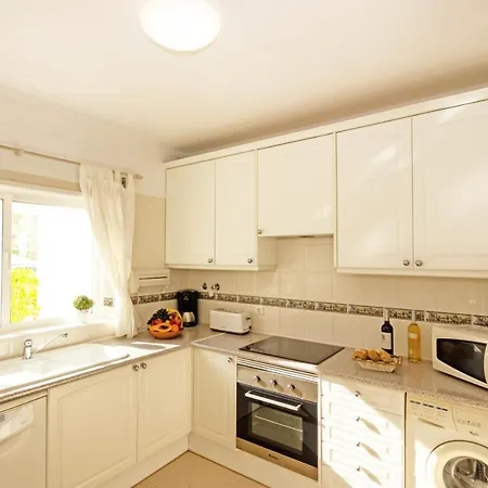 Dom wakacyjny Townhouse Moreton - Moradia Com Jacuzzi E Piscina -