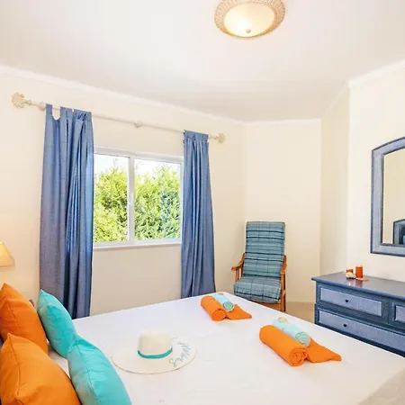 Dom wakacyjny Townhouse Moreton - Moradia Com Jacuzzi E Piscina -
