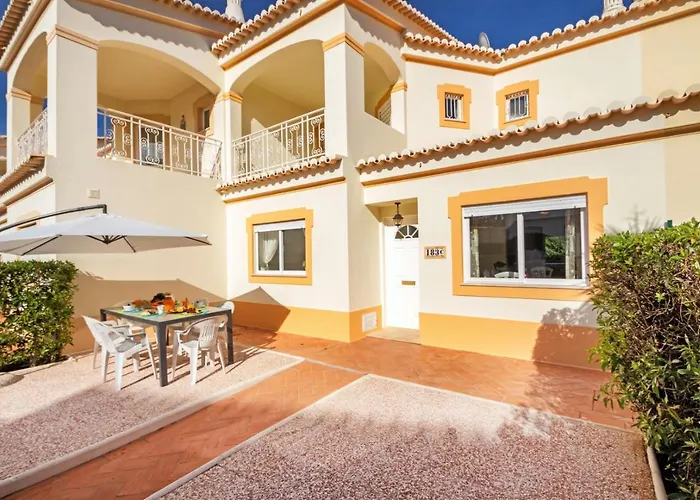 Townhouse Moreton By Algarve Vacation 波尔蒂芒
