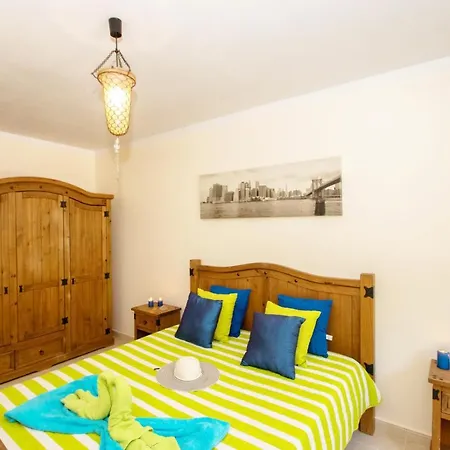 Casa vacanze Townhouse Moreton By Algarve Vacation *