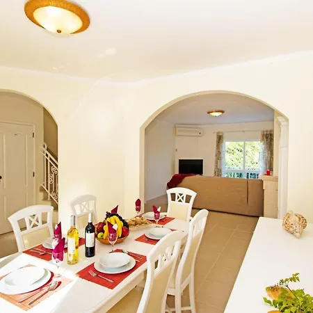 Casa vacanze Townhouse Moreton By Algarve Vacation *