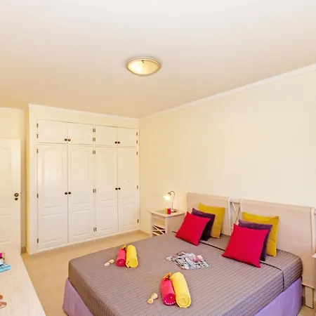 Townhouse Moreton - Moradia Com Jacuzzi E Piscina - בית נופש *